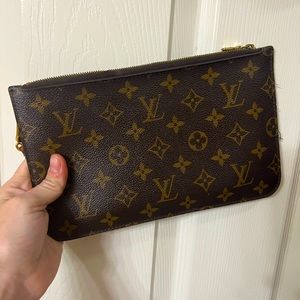 Louis Vuitton neverfull pochette